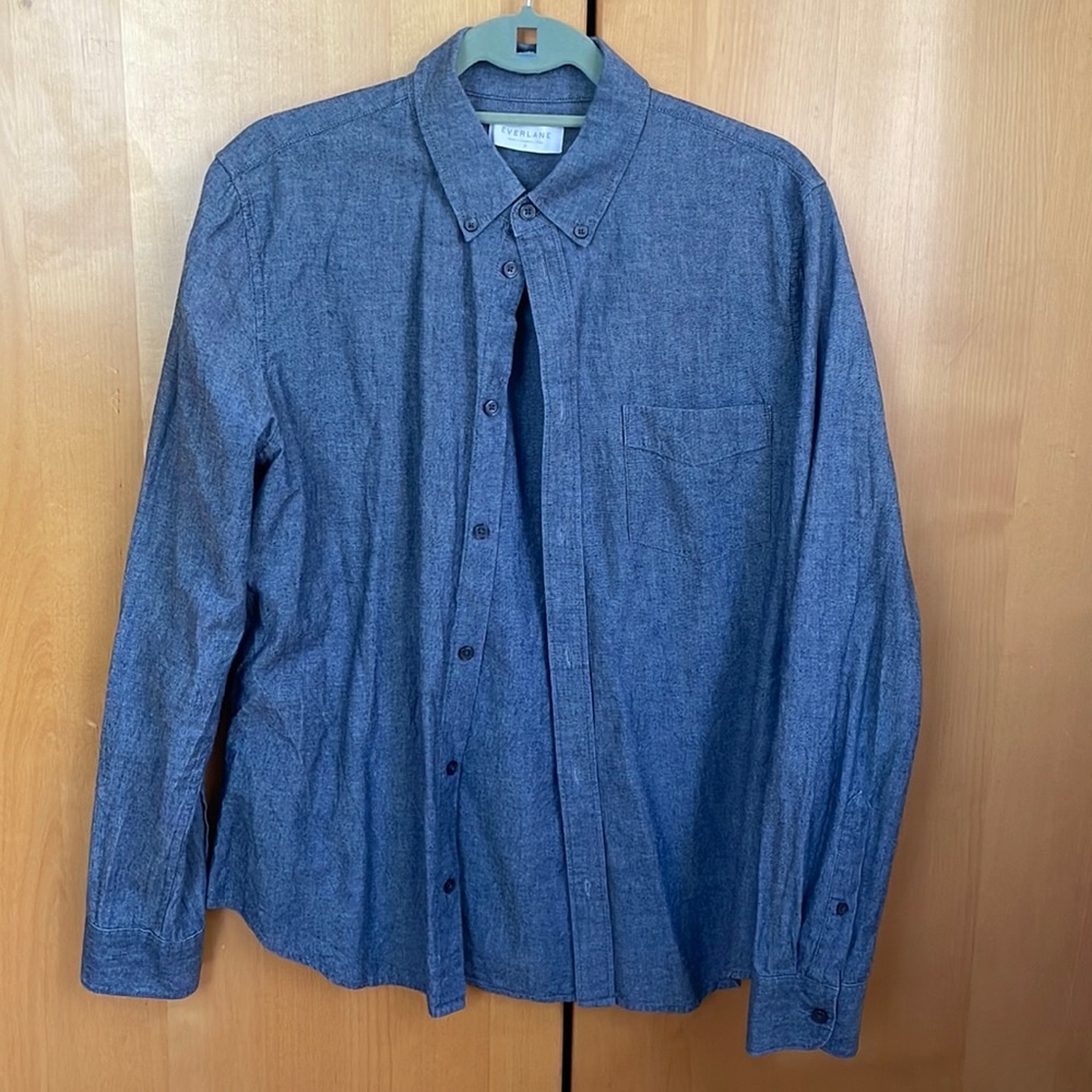 Everlane Men’s Medium Button Up Soft